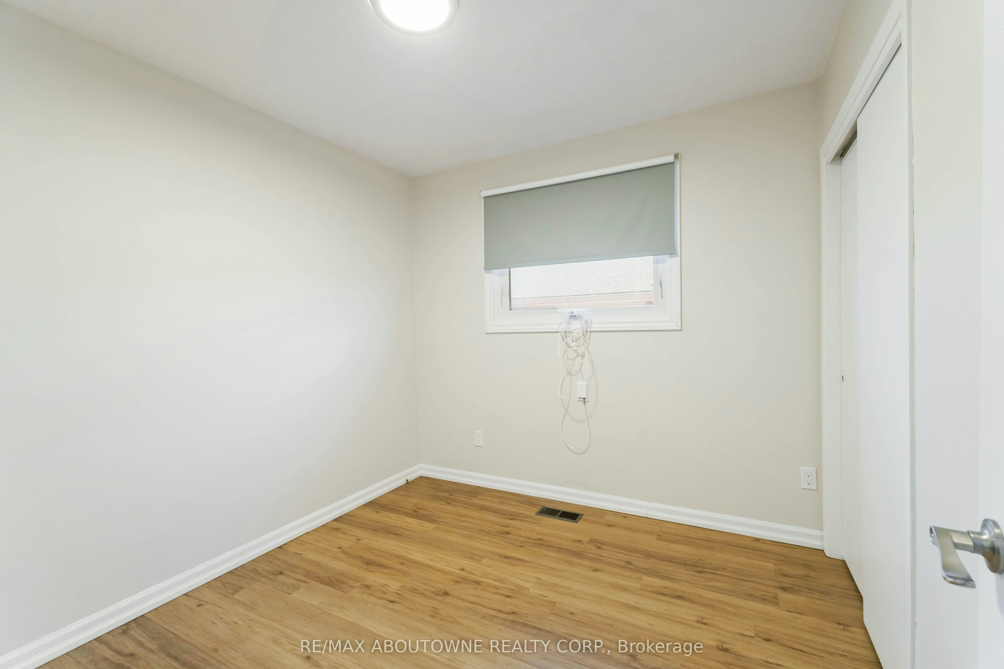 Main-517 Mohawk Road W, Hamilton, ON, L9C 1X3 - 18