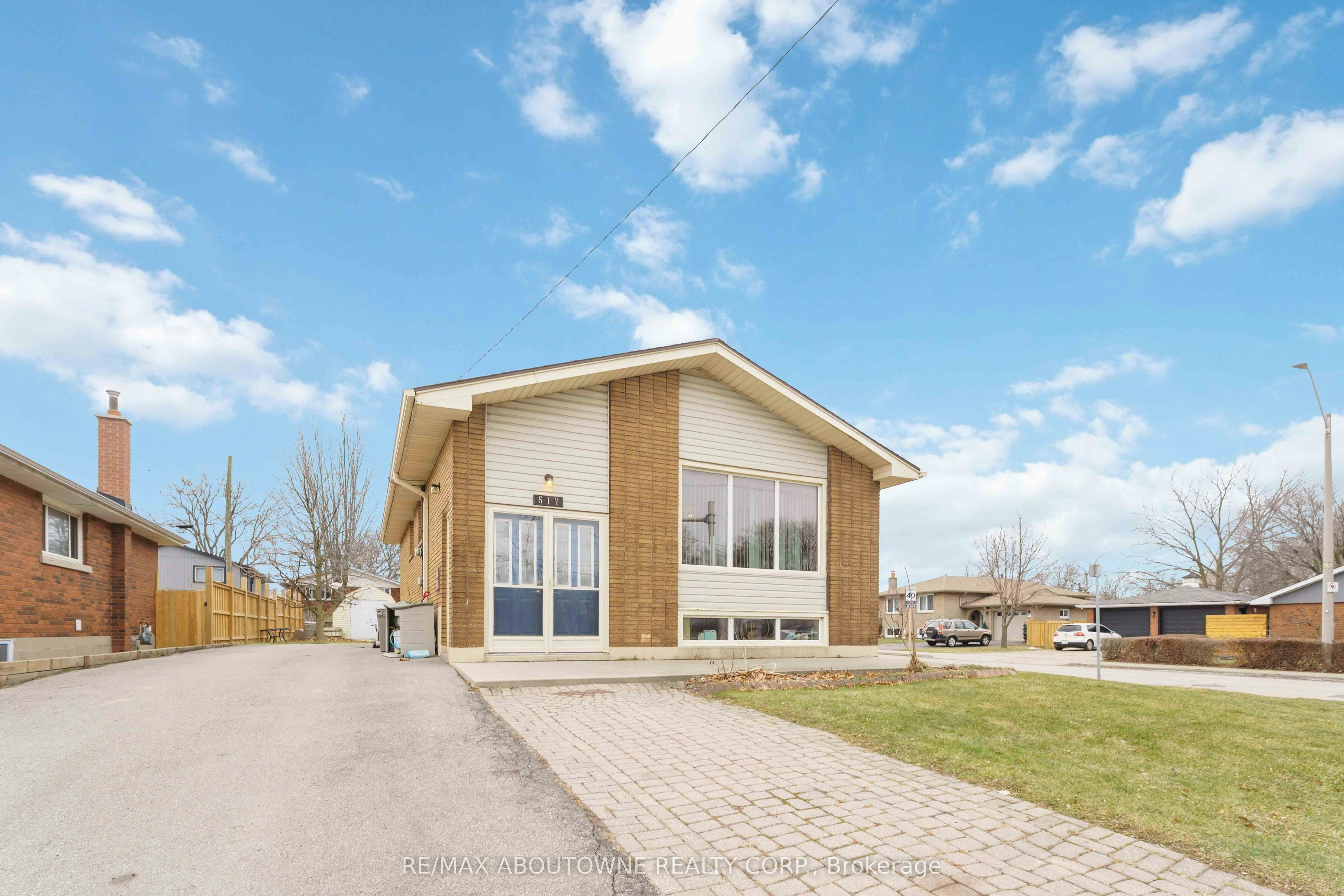 Main-517 Mohawk Road W, Hamilton, ON, L9C 1X3 - 3