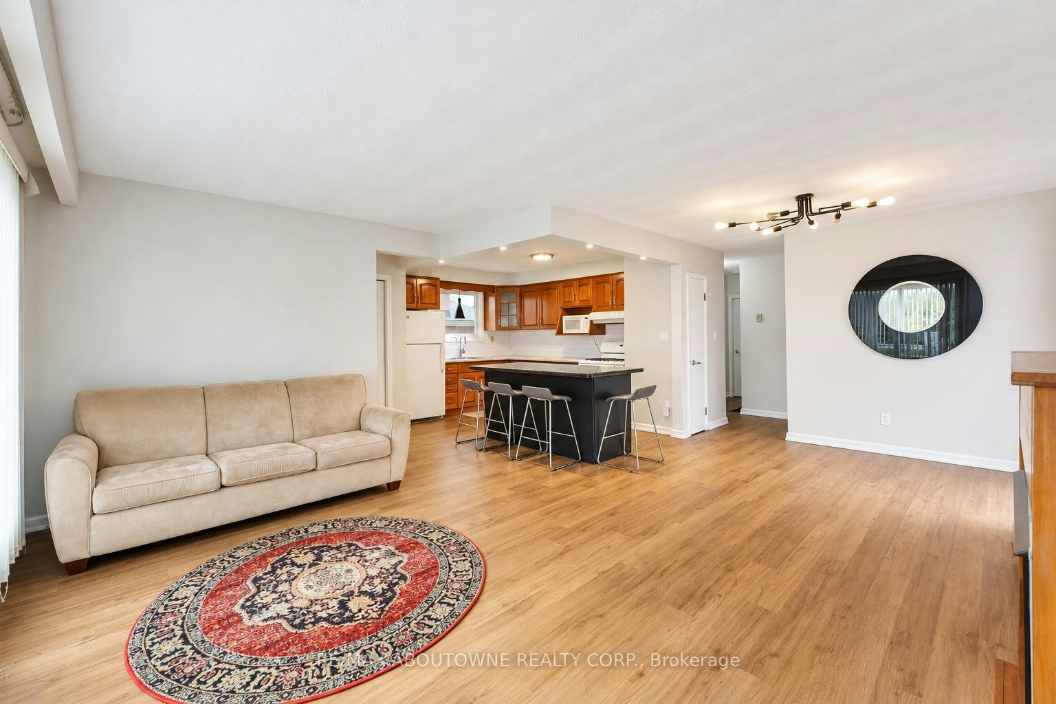 Main-517 Mohawk Road W, Hamilton, ON, L9C 1X3 - 5