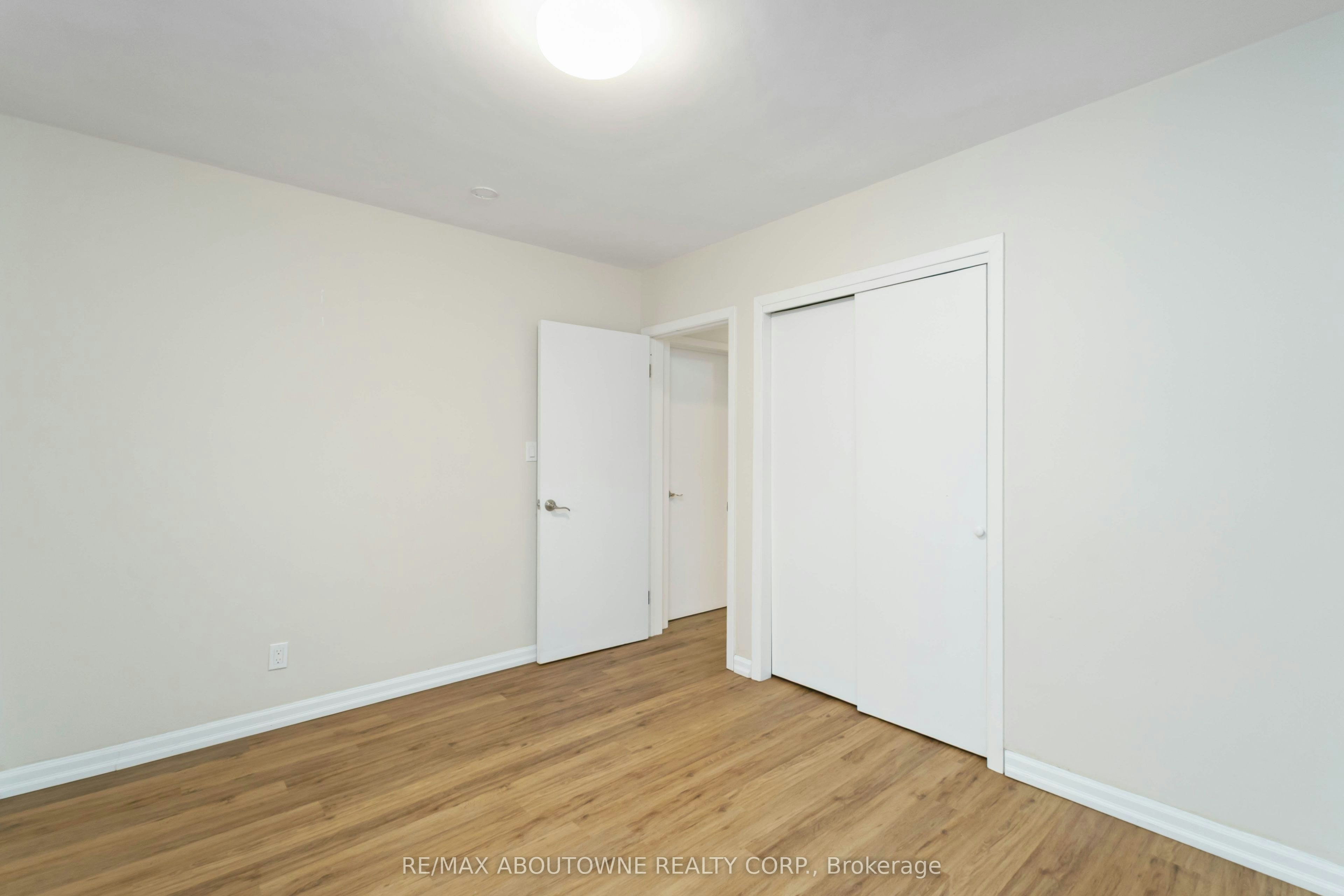 Main-517 Mohawk Road W, Hamilton, ON, L9C 1X3 - 17