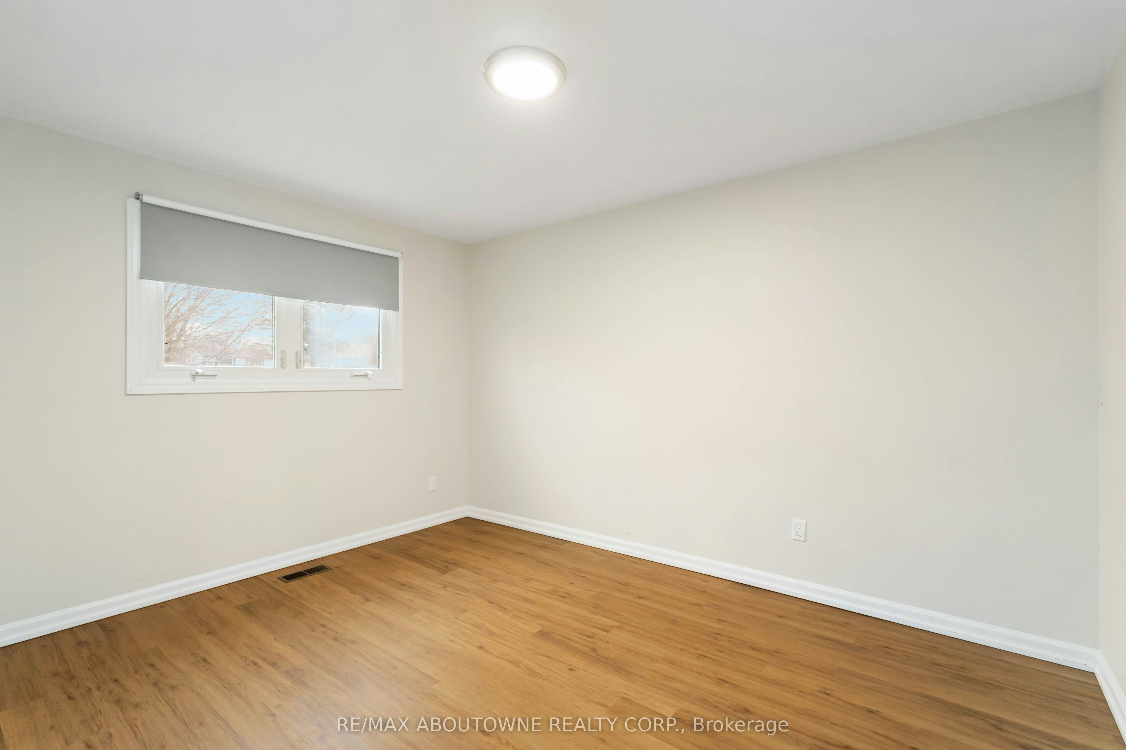 Main-517 Mohawk Road W, Hamilton, ON, L9C 1X3 - 14