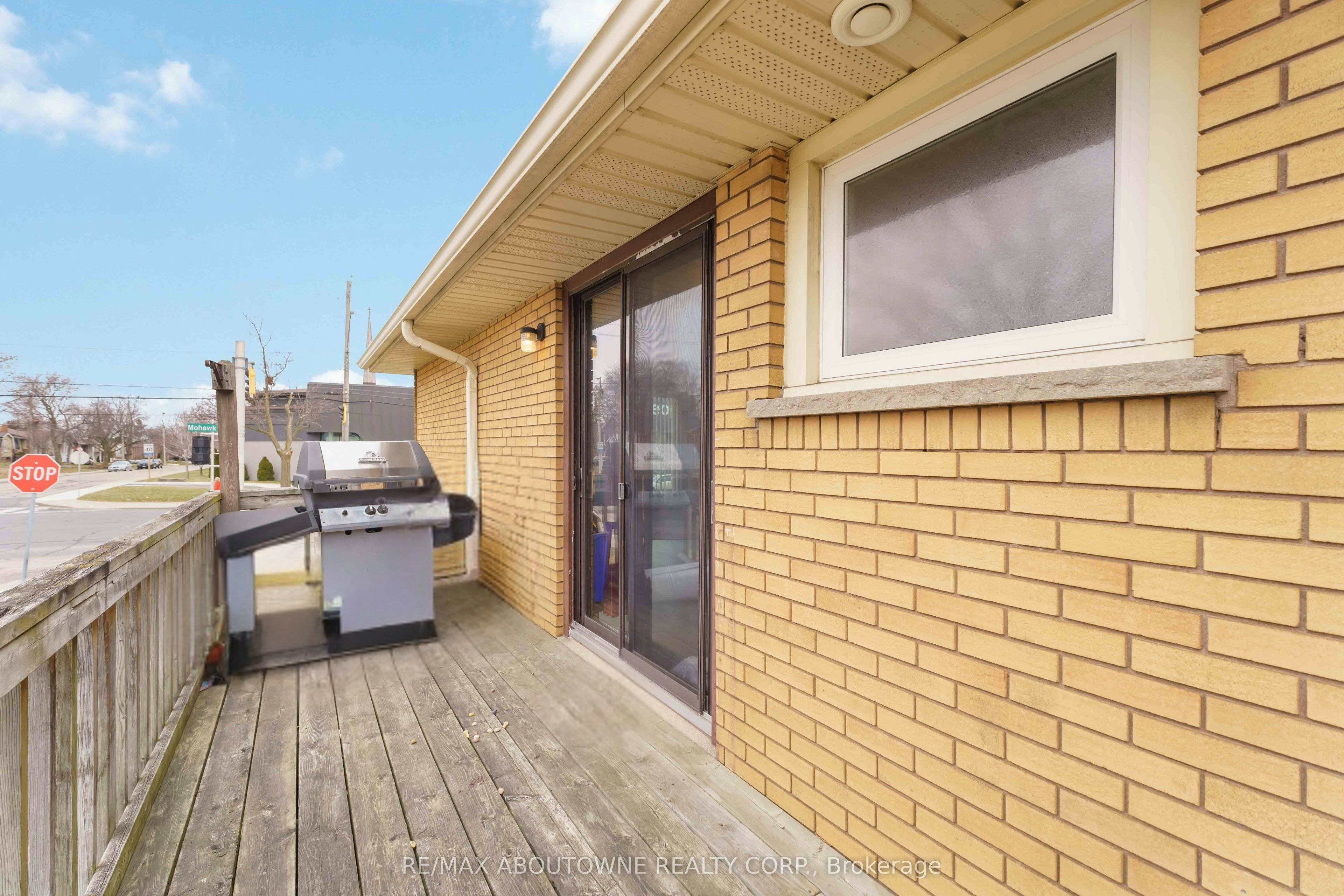 Main-517 Mohawk Road W, Hamilton, ON, L9C 1X3 - 23