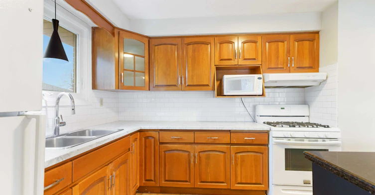 Main-517 Mohawk Road W, Hamilton, ON, L9C 1X3 - 13
