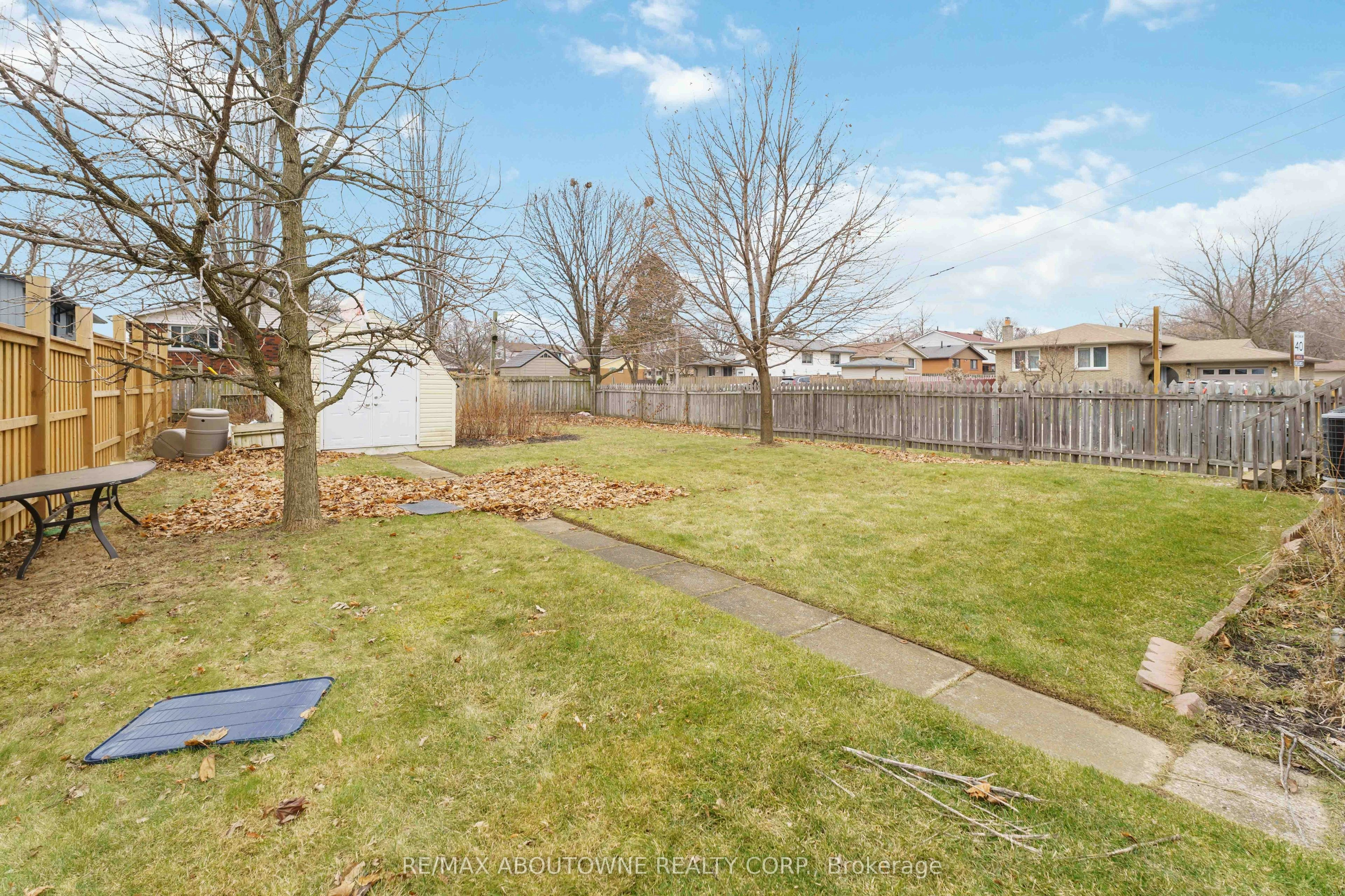 Main-517 Mohawk Road W, Hamilton, ON, L9C 1X3 - 26