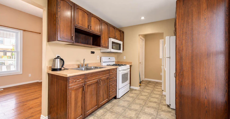 81 Glendale Avenue N, Hamilton, ON, L8L 7J6 - 9