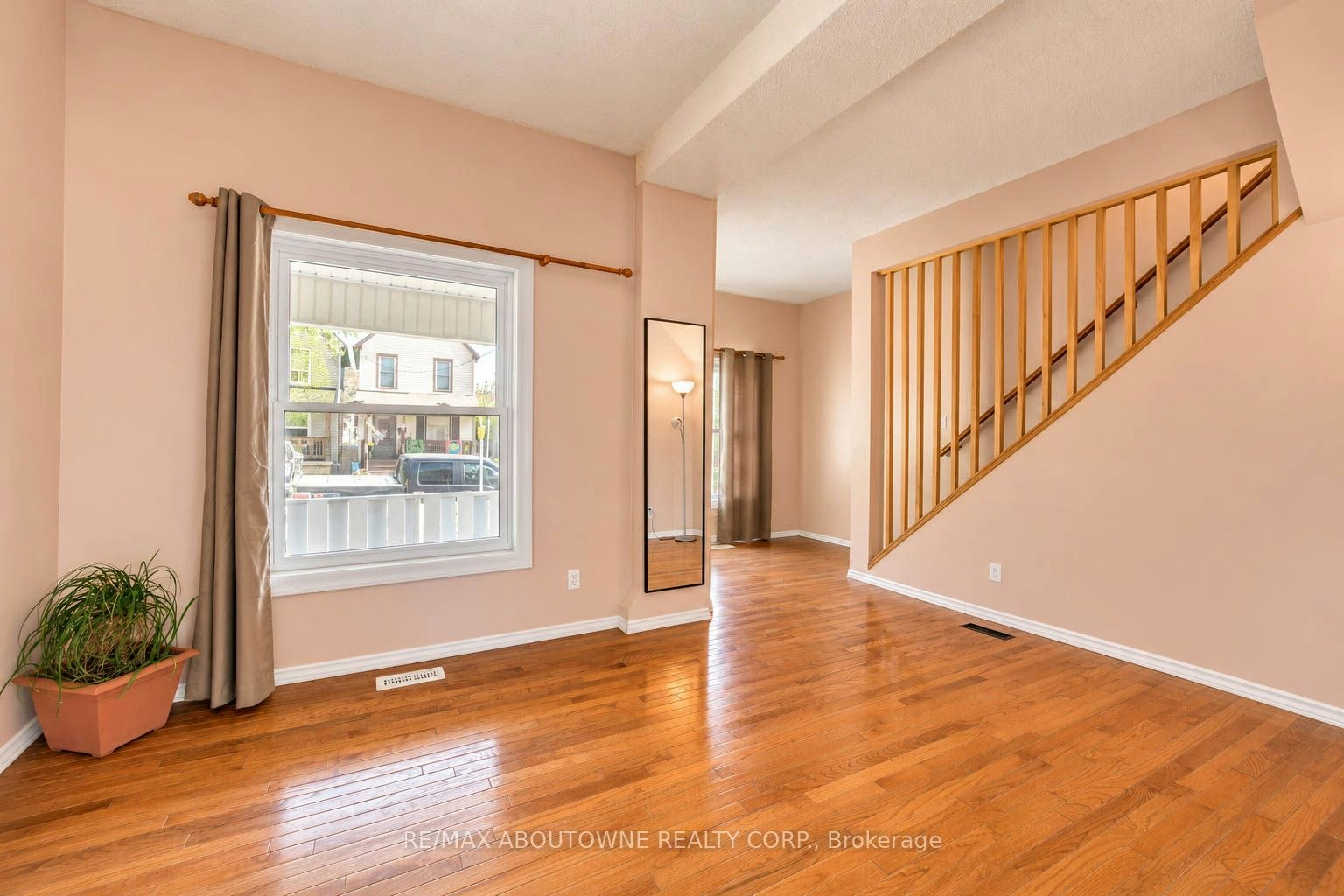81 Glendale Avenue N, Hamilton, ON, L8L 7J6 - 5