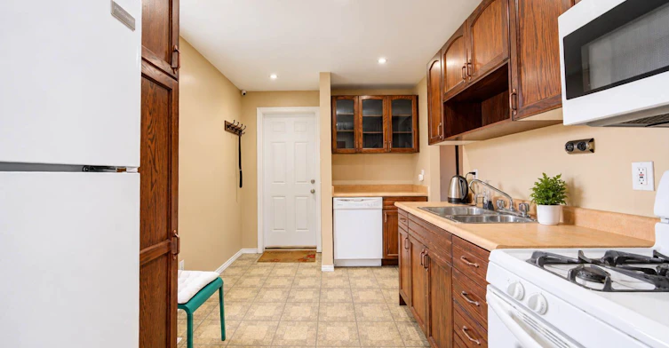81 Glendale Avenue N, Hamilton, ON, L8L 7J6 - 11