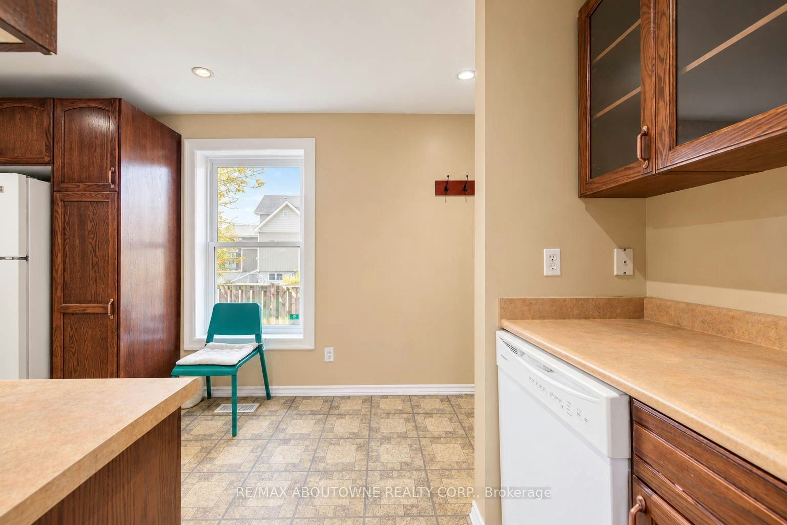 81 Glendale Avenue N, Hamilton, ON, L8L 7J6 - 8