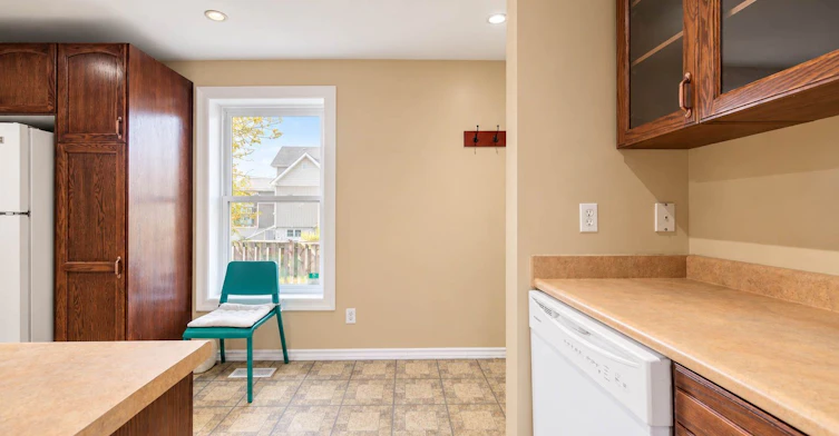 81 Glendale Avenue N, Hamilton, ON, L8L 7J6 - 8