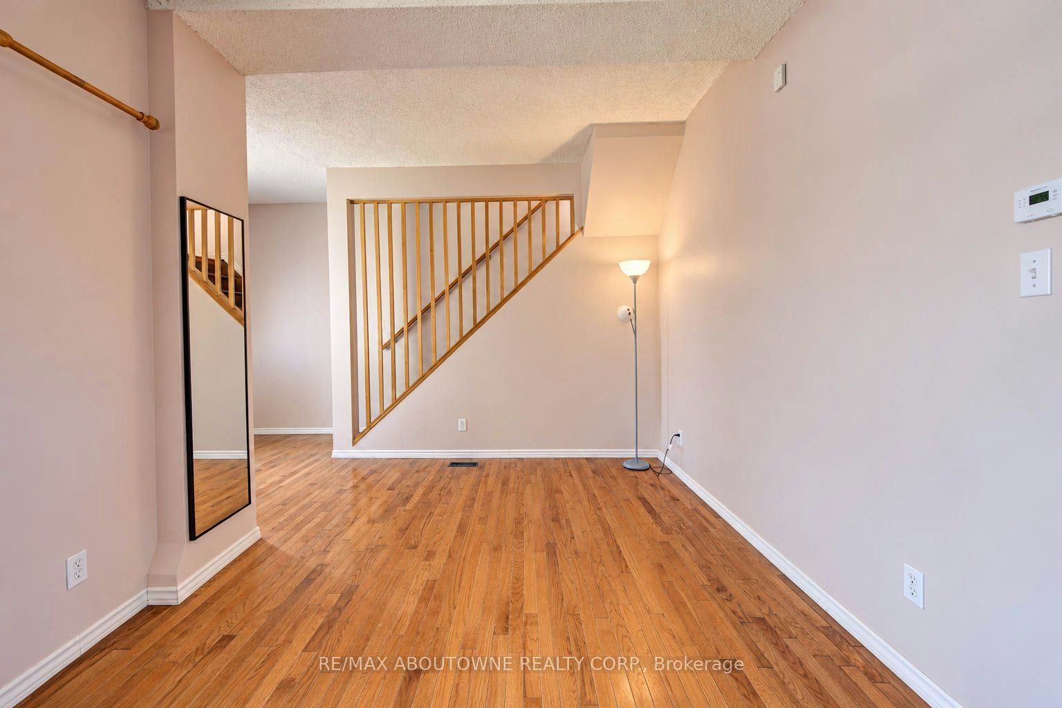 81 Glendale Avenue N, Hamilton, ON, L8L 7J6 - 7
