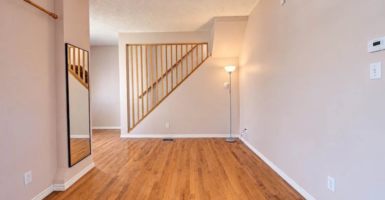 81 Glendale Avenue N, Hamilton, ON, L8L 7J6 - 7