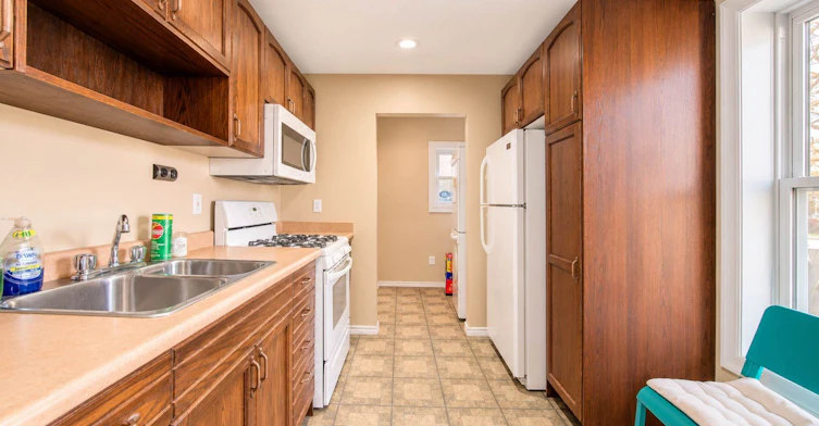 81 Glendale Avenue N, Hamilton, ON, L8L 7J6 - 10