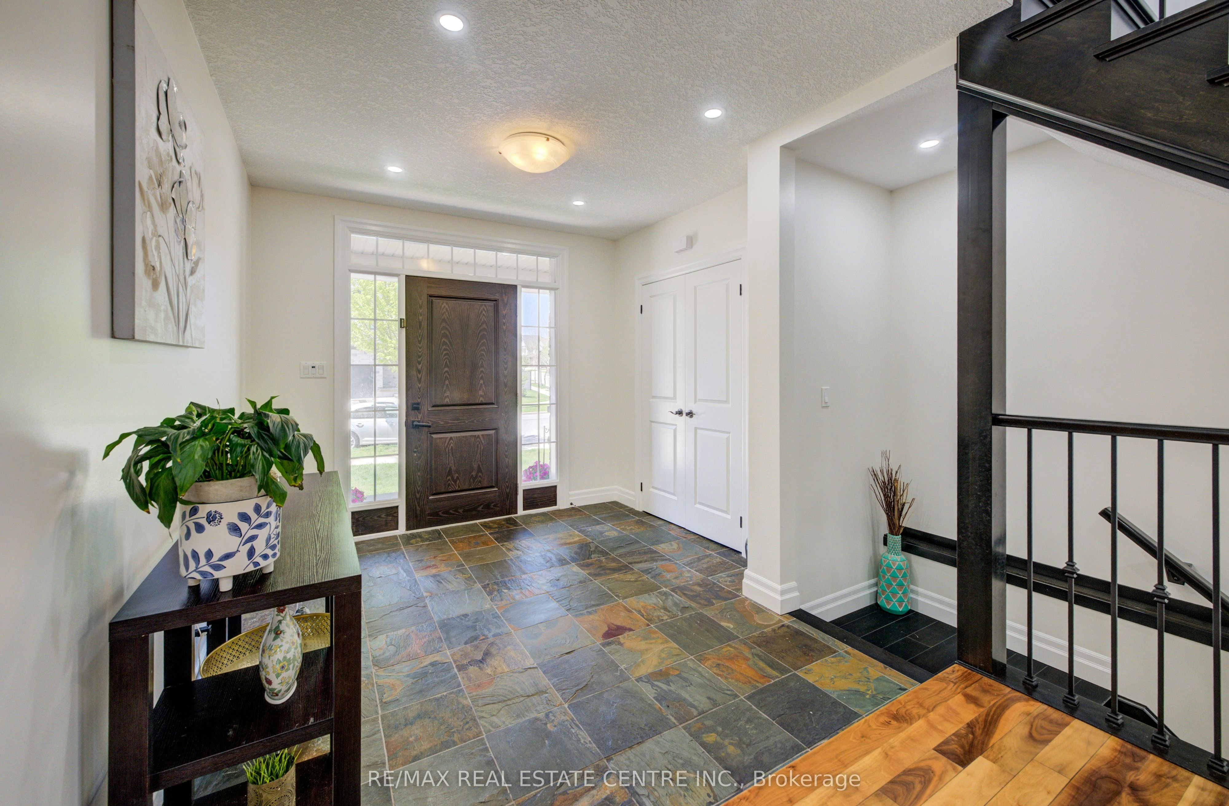 10 Deer Creek Street, Kitchener, ON, N2A 0E7 - 3