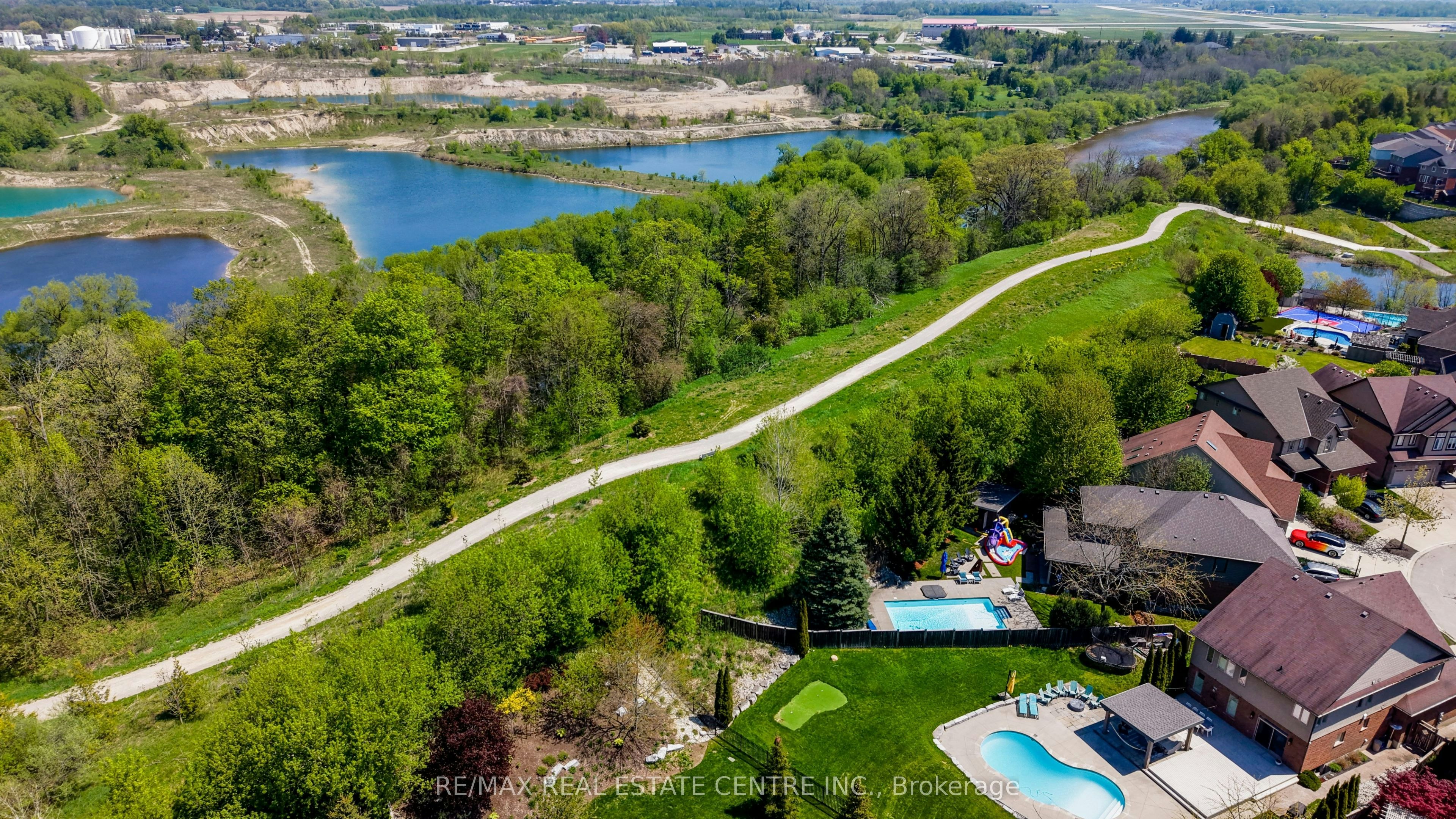 10 Deer Creek Street, Kitchener, ON, N2A 0E7 - 42