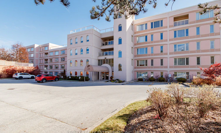 210-2555 3rd Avenue W