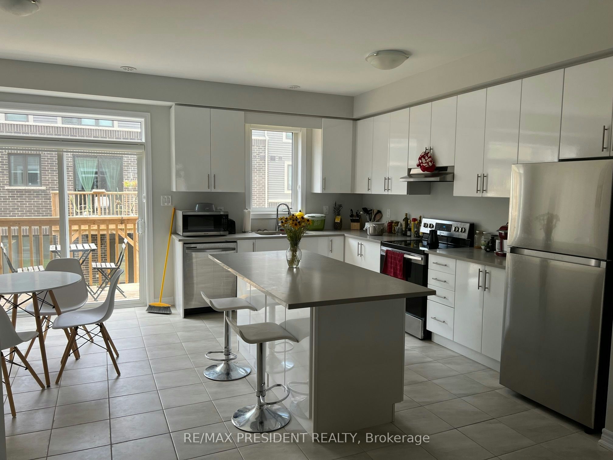 35 Rapids Lane, Hamilton, ON, L8K 0A3 - 6