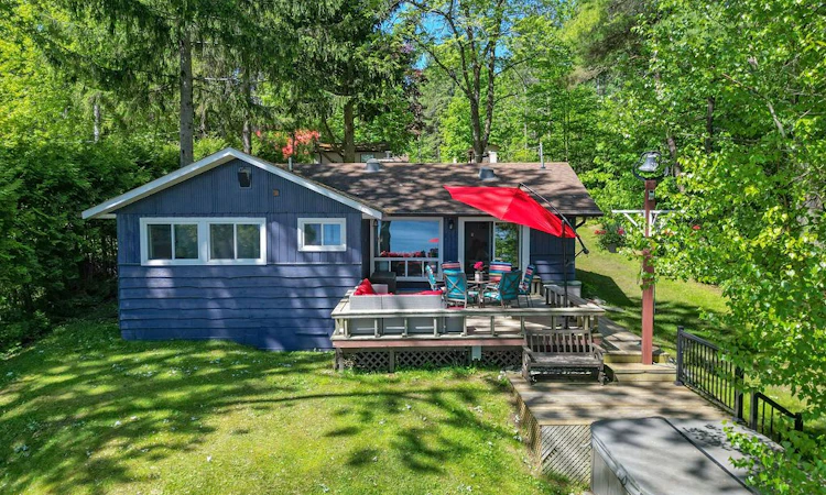 26 Manitou Lane
