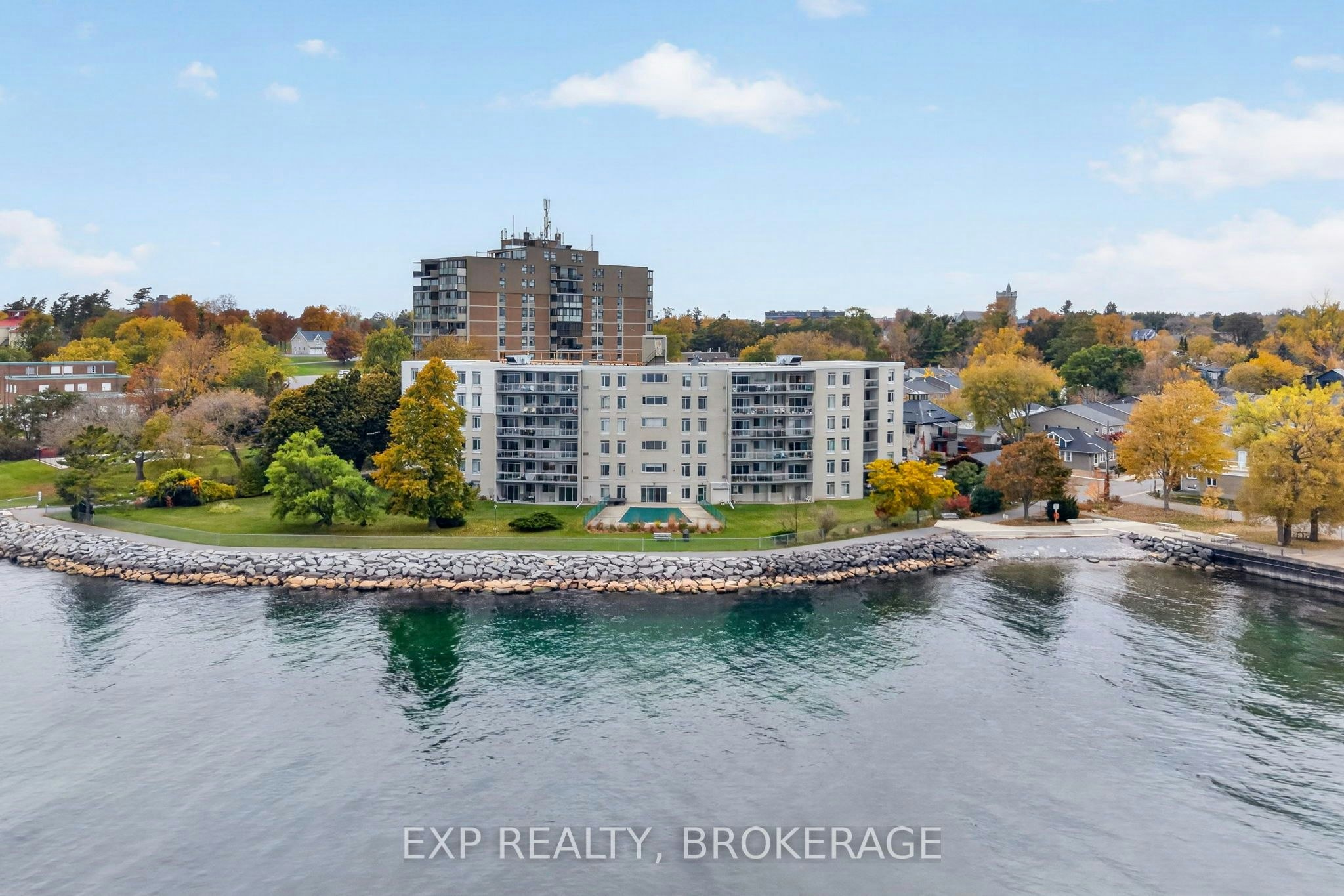304-1 Mowat Avenue, Kingston, ON, K7M 1J8
