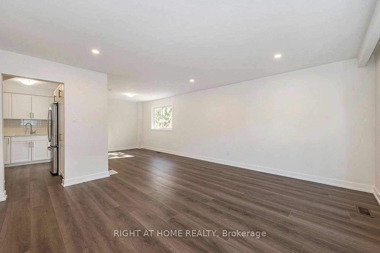 72 Delawana Drive, Hamilton, ON, L8E 1G4 - 4