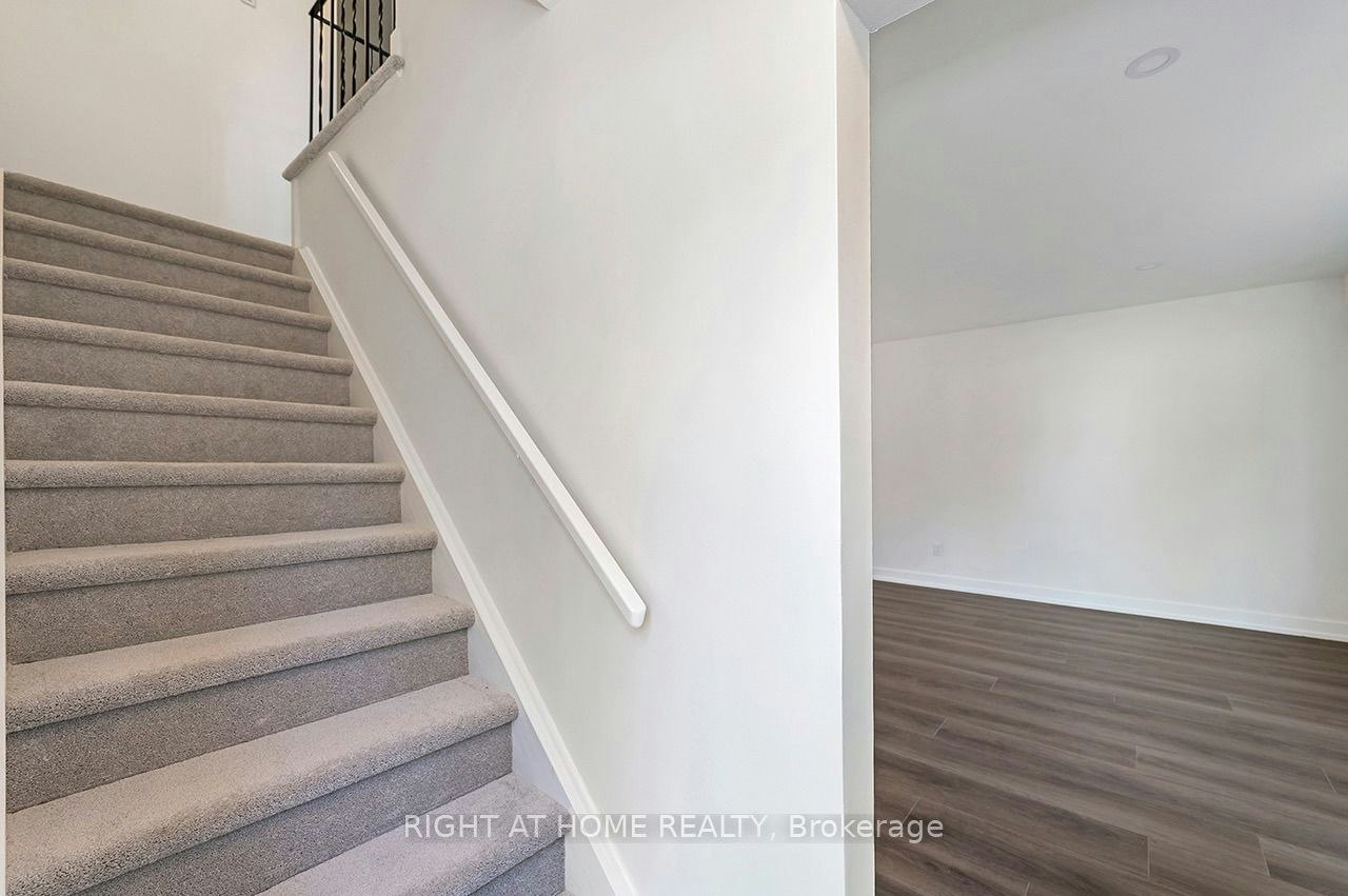 72 Delawana Drive, Hamilton, ON, L8E 1G4 - 3