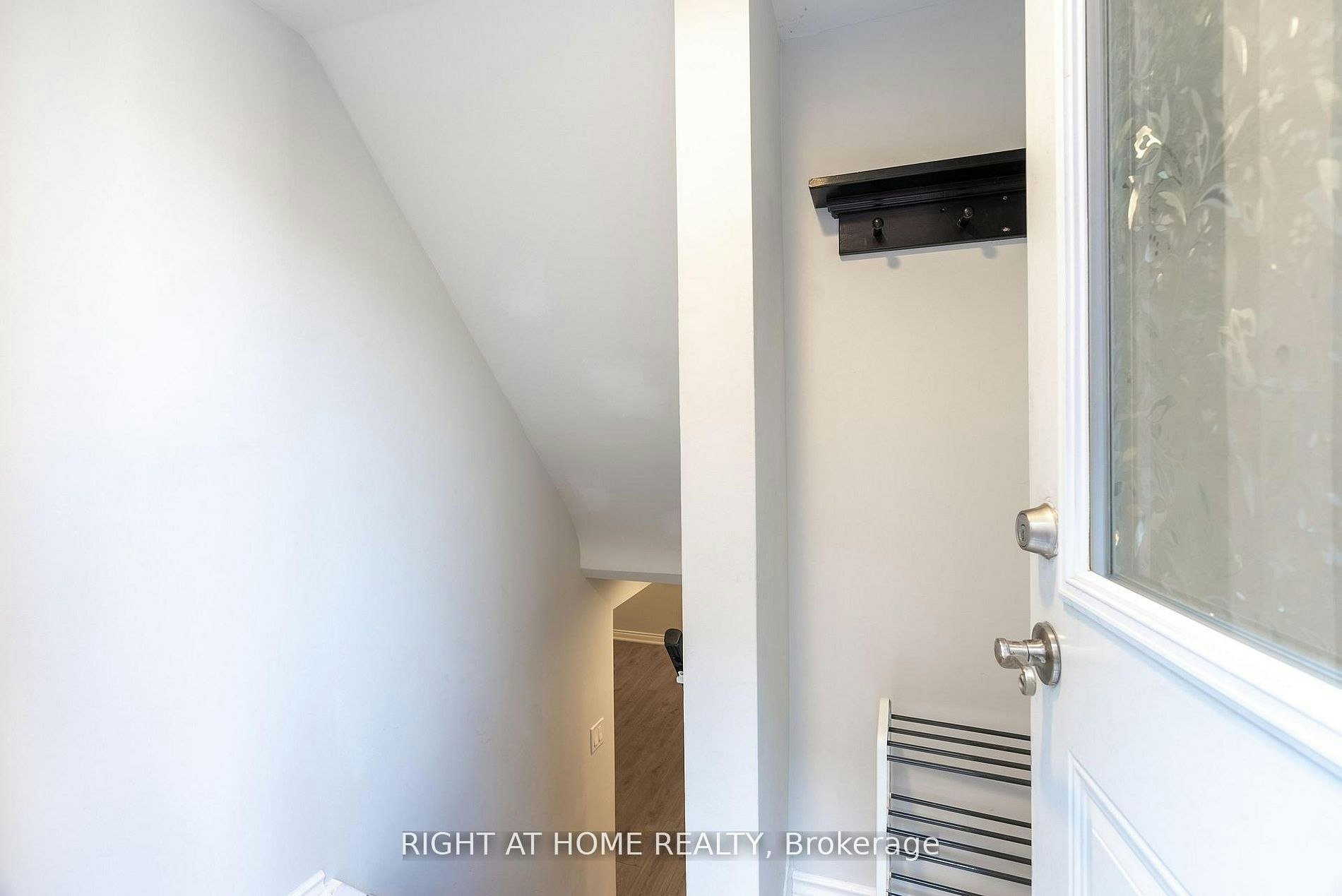 214 Kenilworth Avenue S, Hamilton, ON, L8K 2T4 - 3