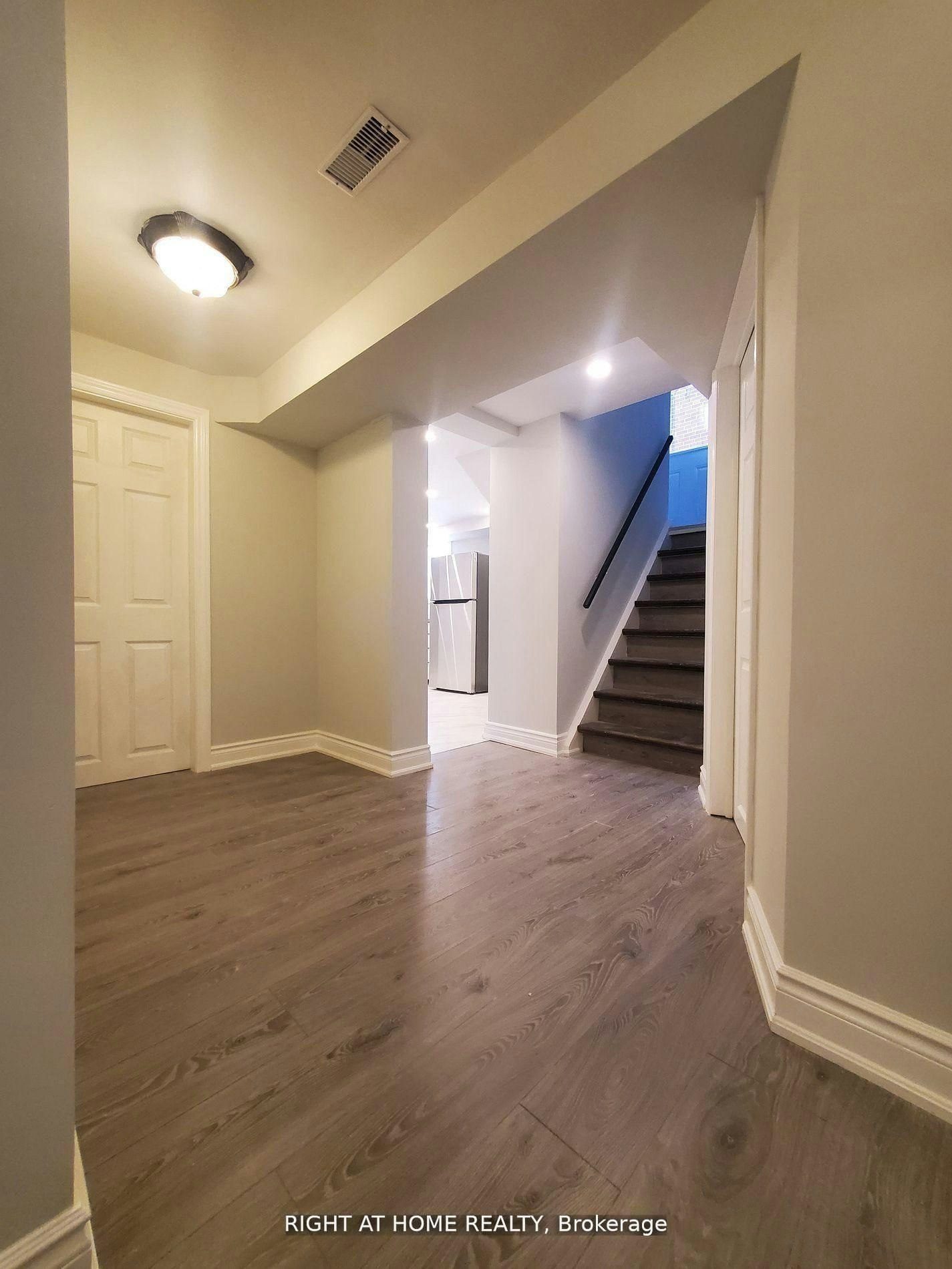 214 Kenilworth Avenue S, Hamilton, ON, L8K 2T4 - 4