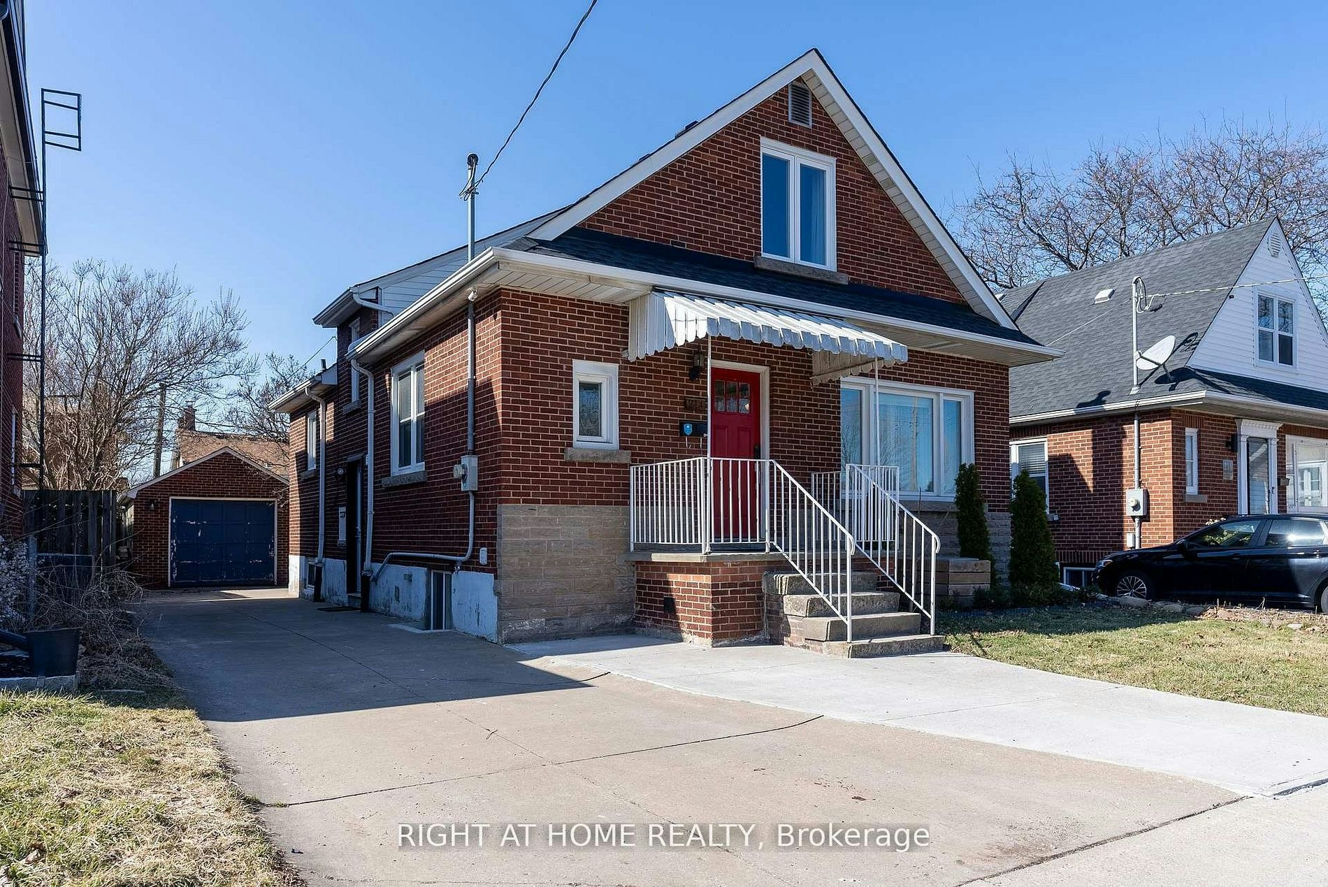 214 Kenilworth Avenue S, Hamilton, ON, L8K 2T4 - 2
