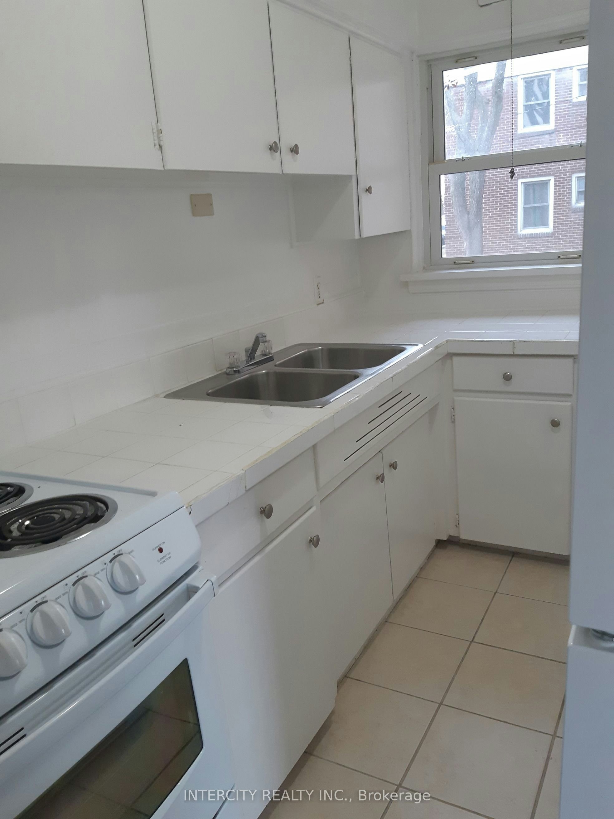 P77-5150 Wyandotte Street E, Windsor, ON, N8S 1L2 - 3