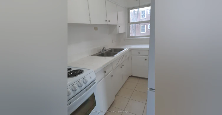P77-5150 Wyandotte Street E, Windsor, ON, N8S 1L2 - 3