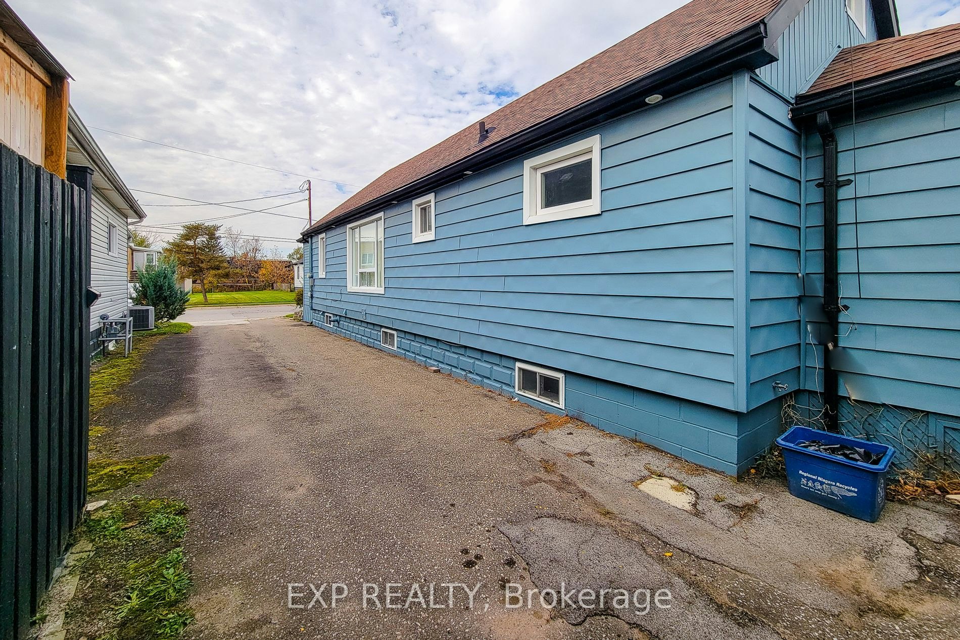 303 Deere Street, Welland, ON, L3B 2L9 - 34