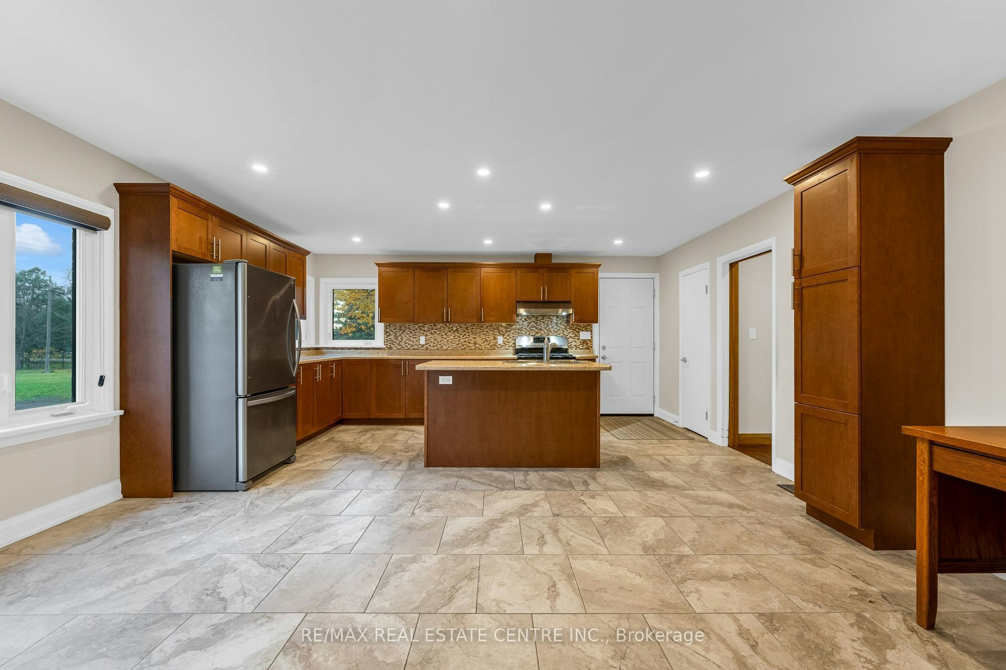 2347 Guyatt Road, Hamilton, ON, L0R 1C0 - 4