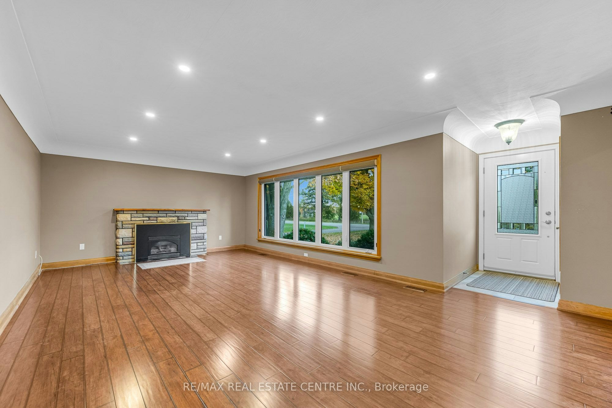 2347 Guyatt Road, Hamilton, ON, L0R 1C0 - 2