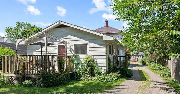 207-209 (COACH HOUSE) Inshes Avenue, Chatham-Kent, ON, N7M 2Z5