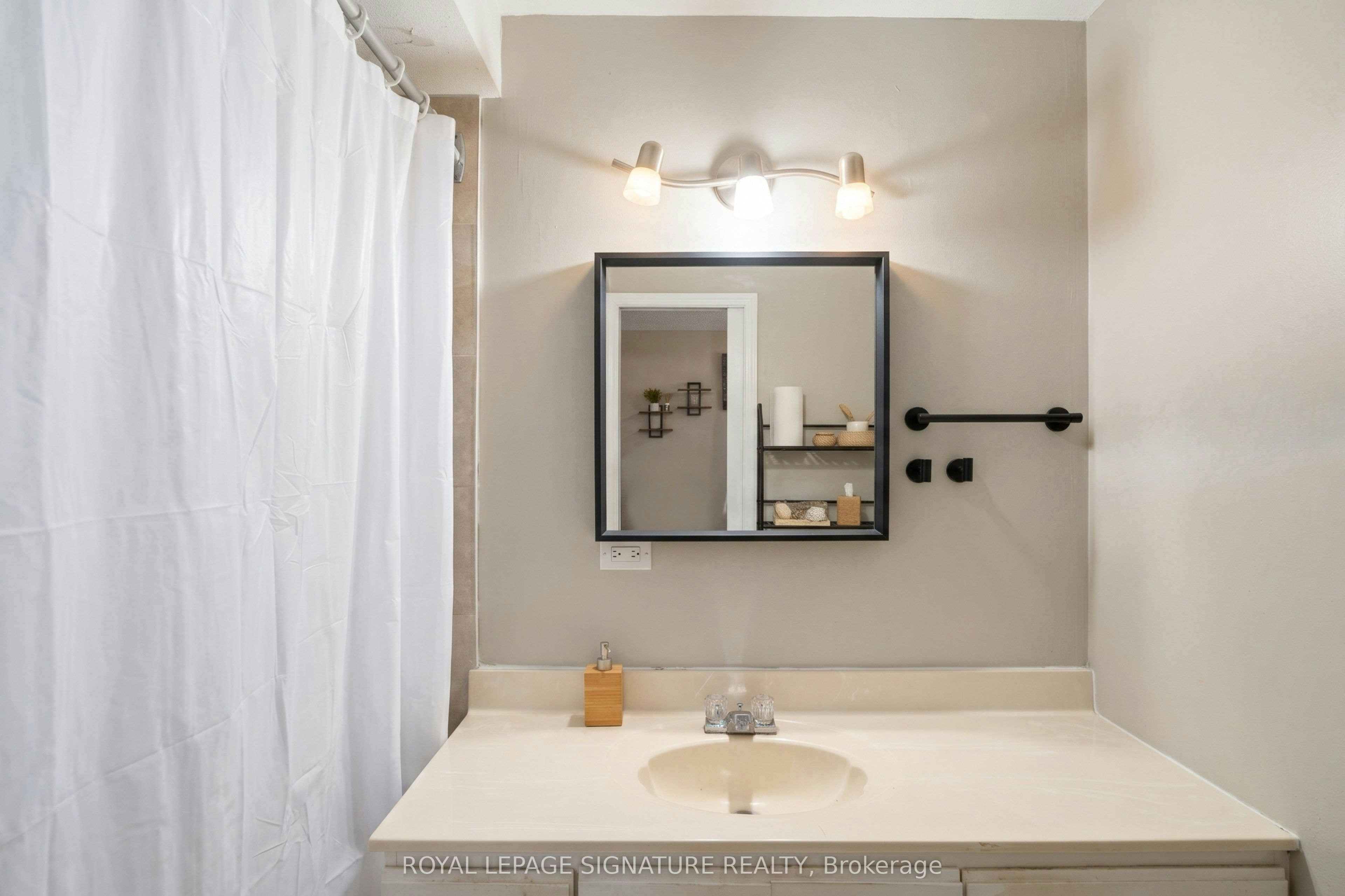 Main-154 Hunter Street E, Hamilton, ON, L8N 1M7 - 9