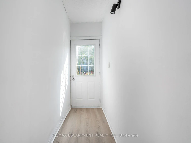 213 Caroline Street N, Hamilton, ON, L8R 2S2 - 3