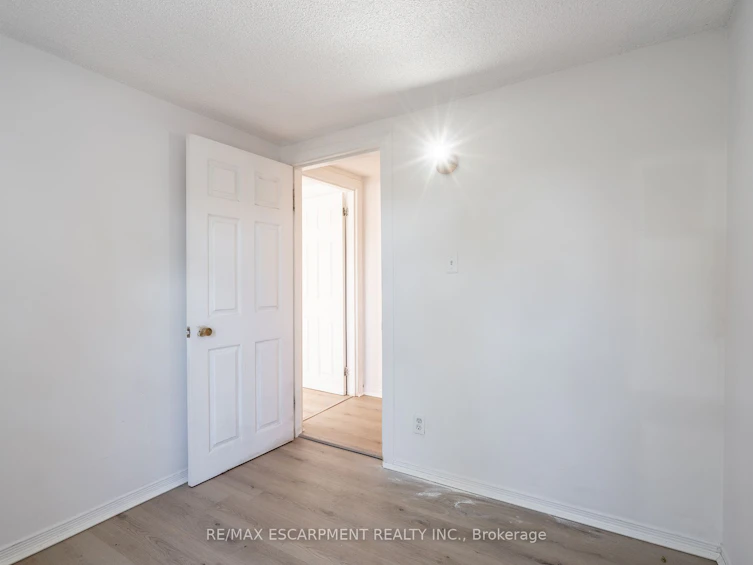213 Caroline Street N, Hamilton, ON, L8R 2S2 - 14