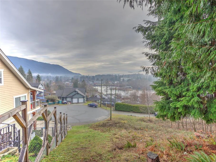 283 Castley Heights, Lake Cowichan, BC, V0R 2G0 - 4
