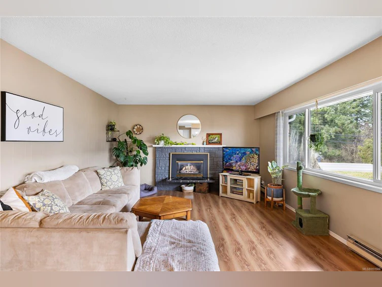 271 W Stanford Avenue, Parksville, BC, V9P 1L7 - 2