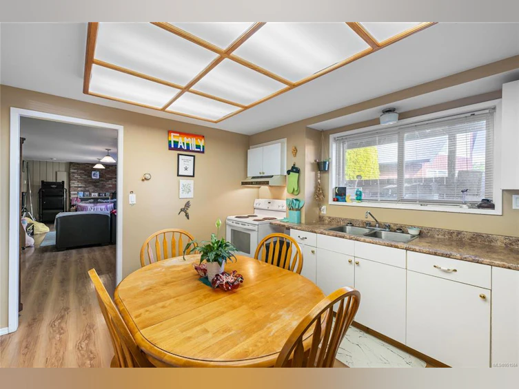 271 W Stanford Avenue, Parksville, BC, V9P 1L7 - 26