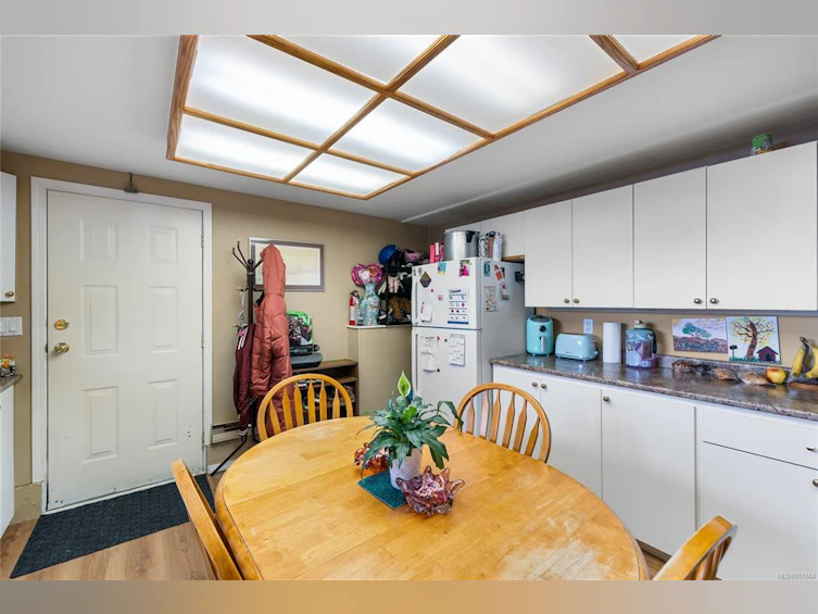 271 W Stanford Avenue, Parksville, BC, V9P 1L7 - 27