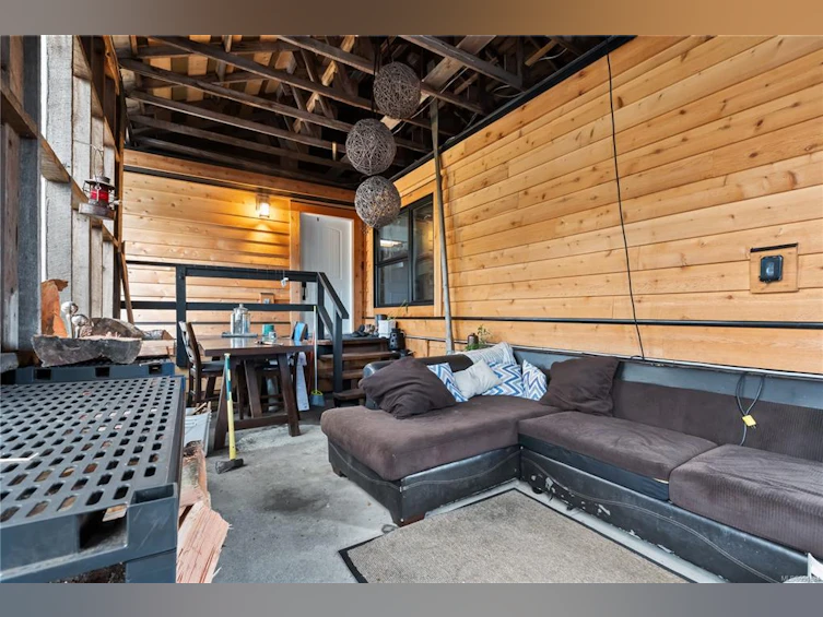 422 Humpback Place, Ucluelet, BC, V0R 3A0 - 17