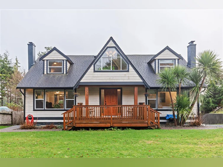 232 Albion Crescent, Ucluelet, BC, V0R 3A0