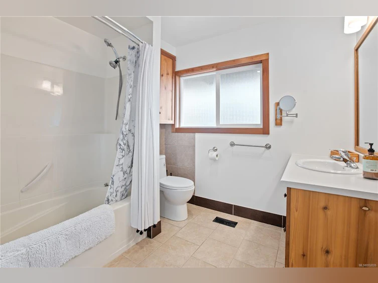 232 Albion Crescent, Ucluelet, BC, V0R 3A0 - 16