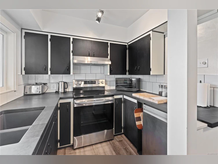 232 Albion Crescent, Ucluelet, BC, V0R 3A0 - 20