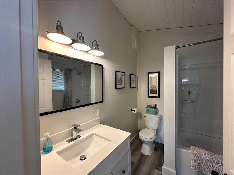 6-8631 South Shore Road, Honeymoon Bay, BC, V0R 2G0 - 22