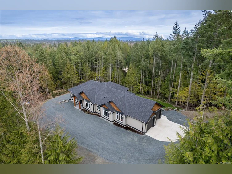 1180 Meadowood Way, Qualicum Beach, BC, V9K 2S4
