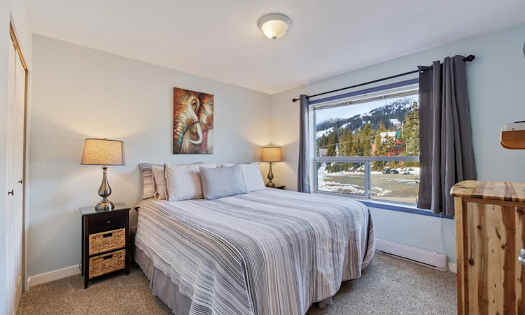 305-1105 Henry Road
