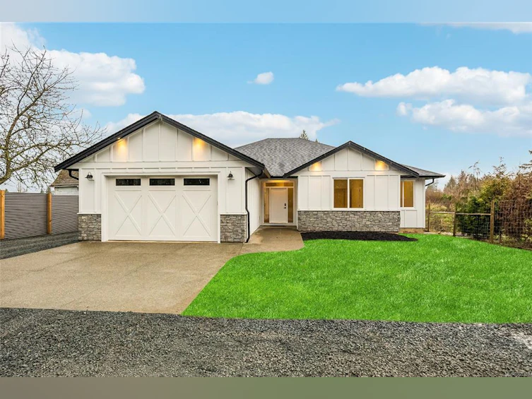 5207 Island Highway, Courtenay, BC, V9J 1S7