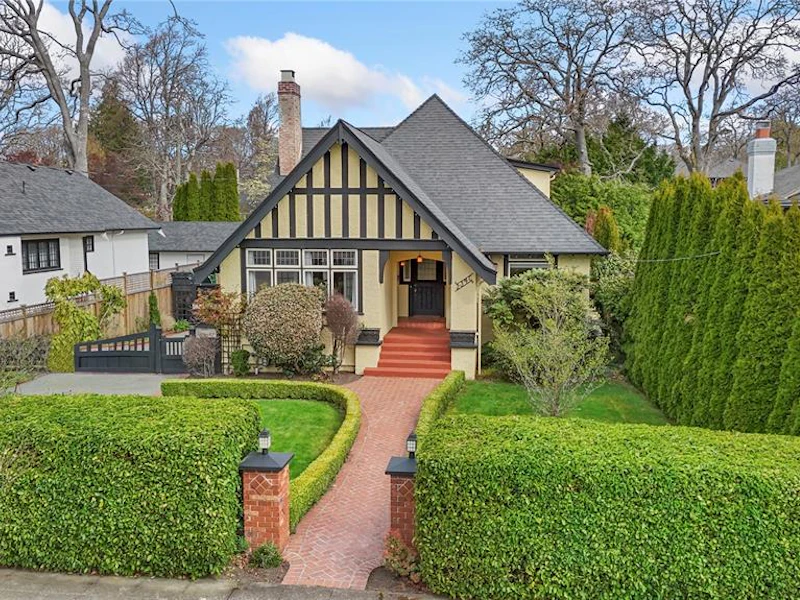 2346 Windsor Road, Oak Bay BC V8S 3E5