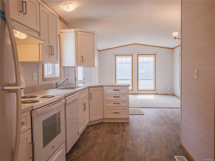 464 Orca Crescent, Ucluelet, BC, V0R 3A0 - 5